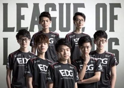 体坛联播｜曼联战平西汉姆5轮仅1胜，米兰意大利杯遭淘汰