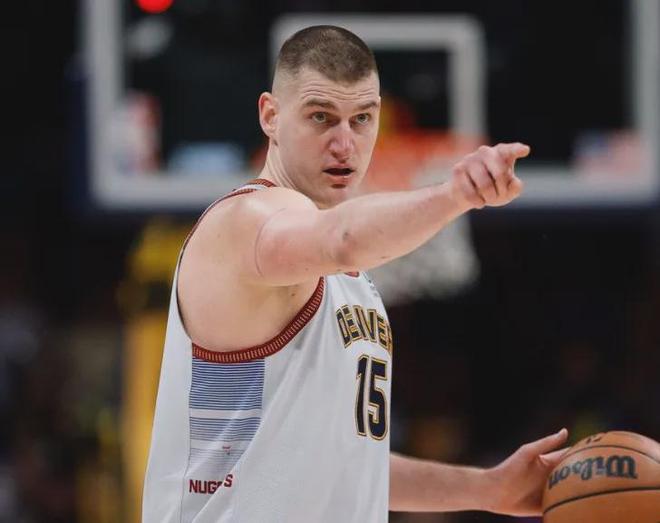 西甲半场：莫雷诺、科斯塔破门，比利亚雷亚尔1-1马略卡